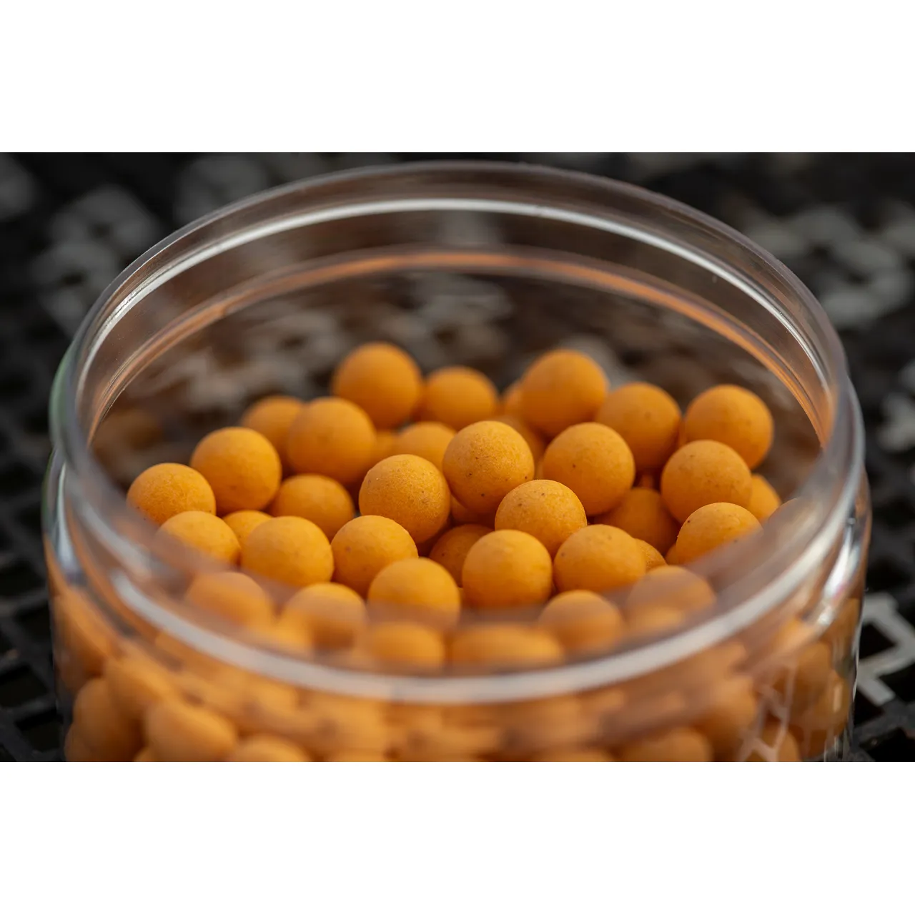 Sonubaits Spike'um Wafter Salted Caramel offene Dose mit Waftern